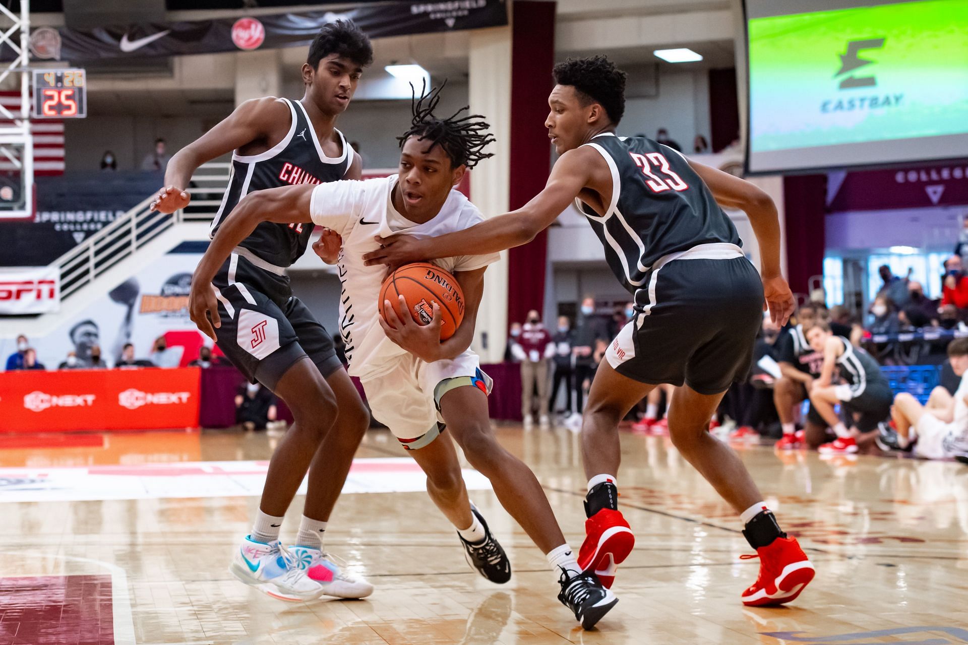 HIGH SCHOOL BASKETBALL: JAN 16 Spalding Hoophall Classic - Source: Getty