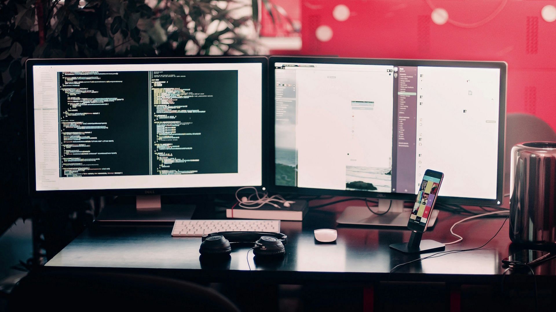 Best monitor deals on Black Friday (Image via Unsplash)