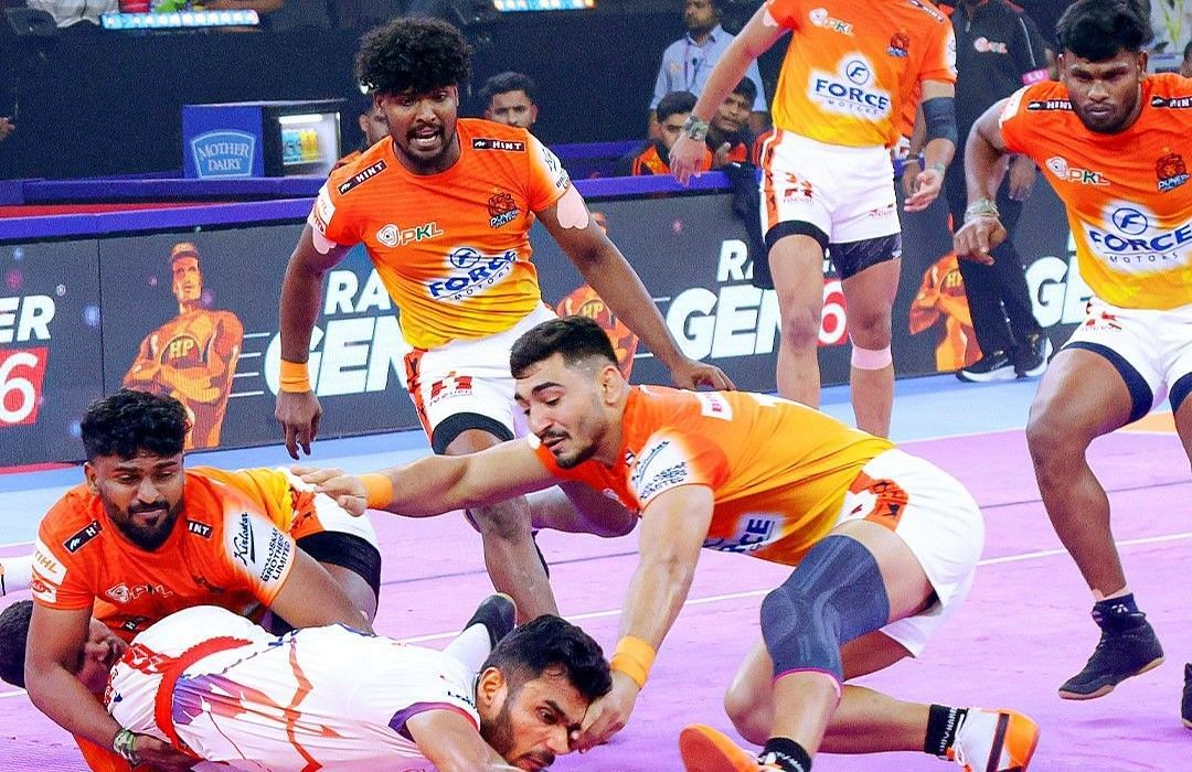 पुनेरी पलटन vs यूपी योद्धा (Photo Credit - @ProKabaddi)