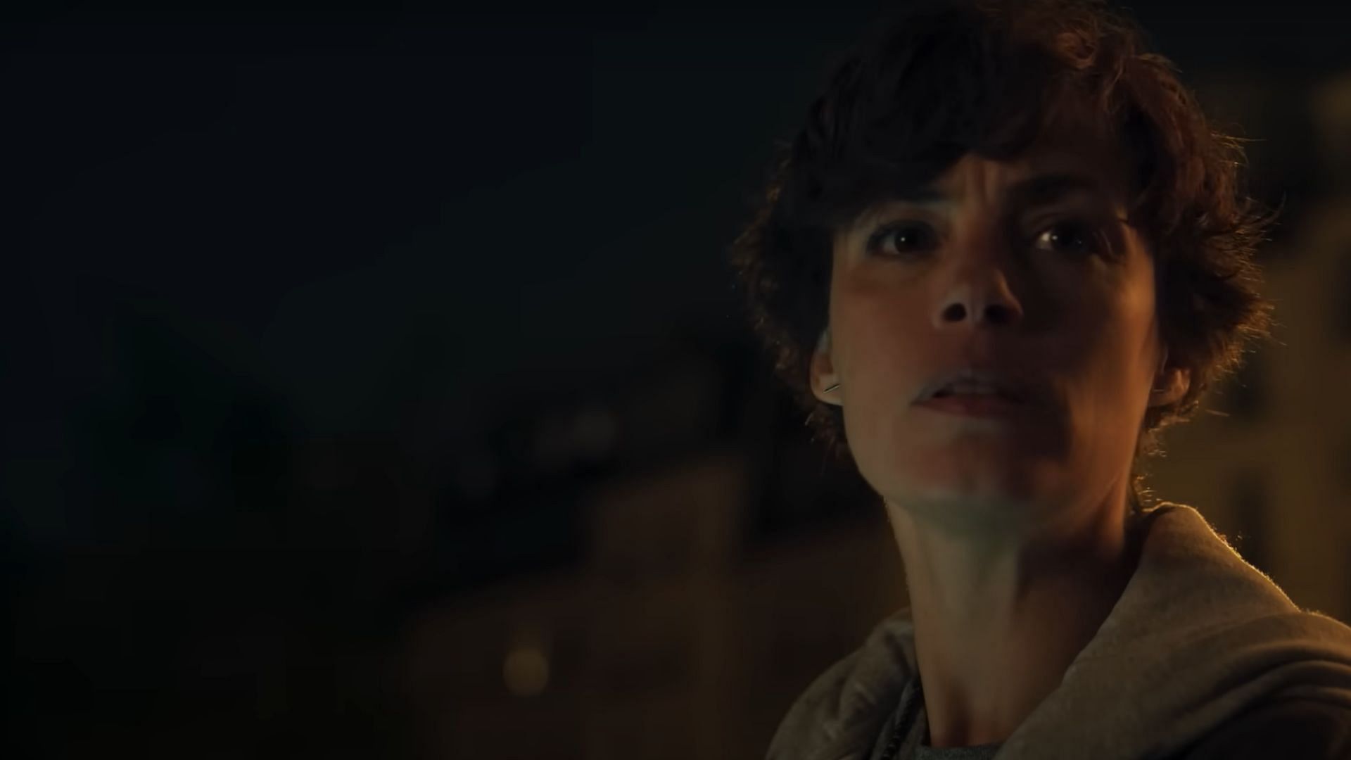 B&eacute;r&eacute;nice Bejo as Sophia (Image via YouTube/Netflix)