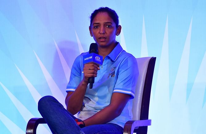 How much money have MI retained Harmanpreet Kaur for ahead of WPL 2025 Auction?