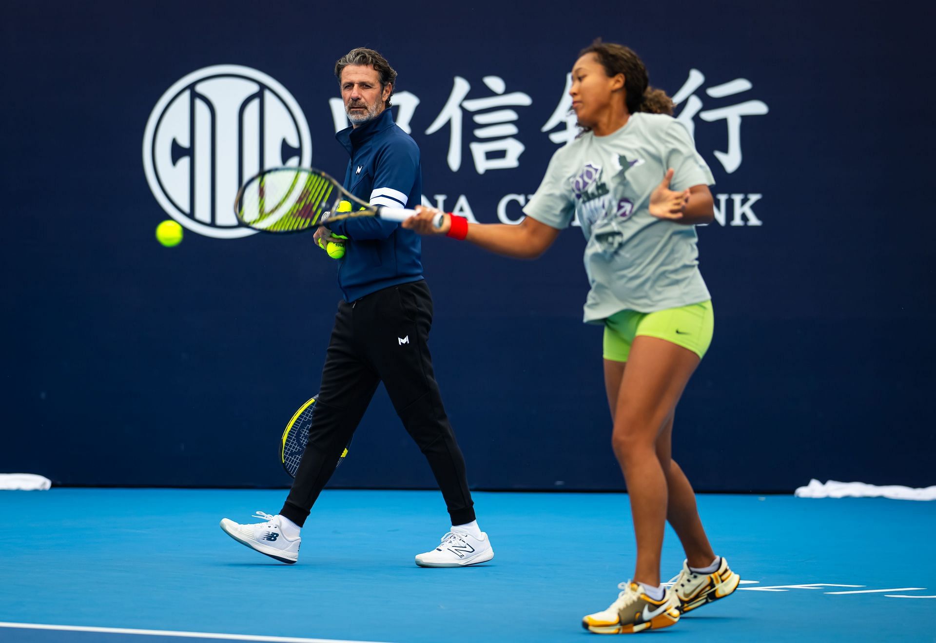 Patrick Mouratoglou (L) coaching Naomi Osaka at the 2024 China Open (Image: Getty)