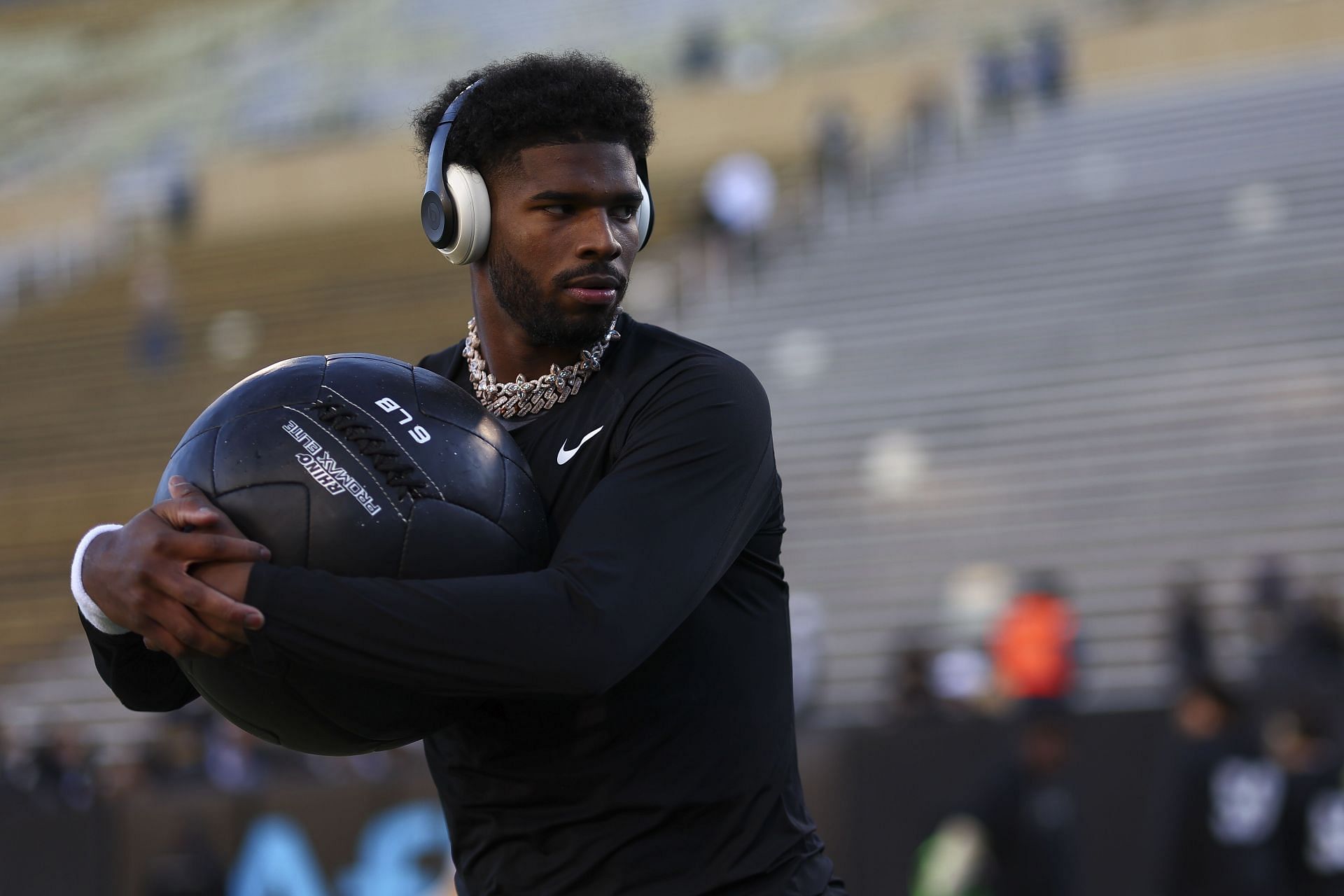 Shedeur Sanders prepares for Utah v Colorado - Source: Getty