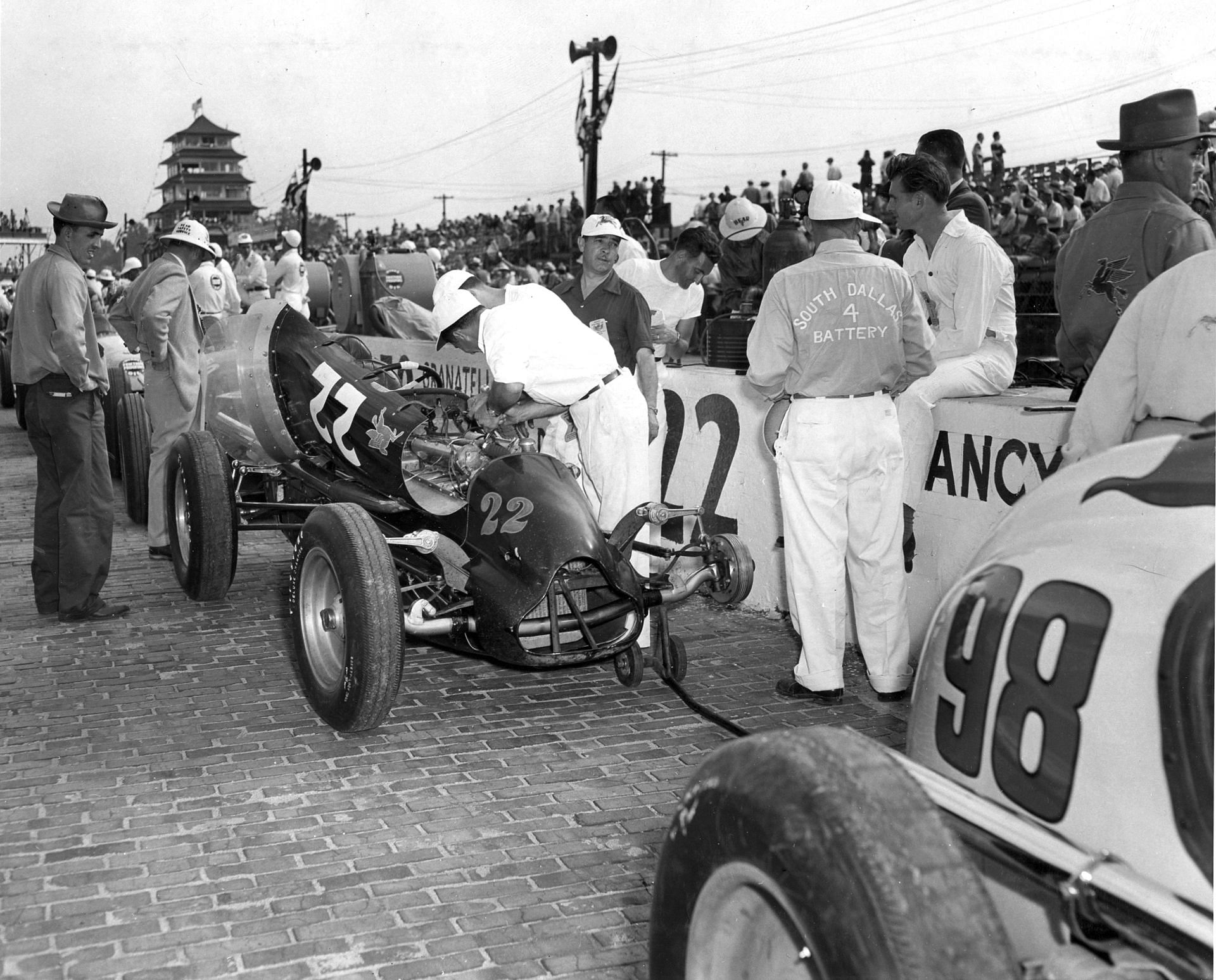 Jimmy Davies&#039; car in the 1950 Indy 500 pits - Source: Getty