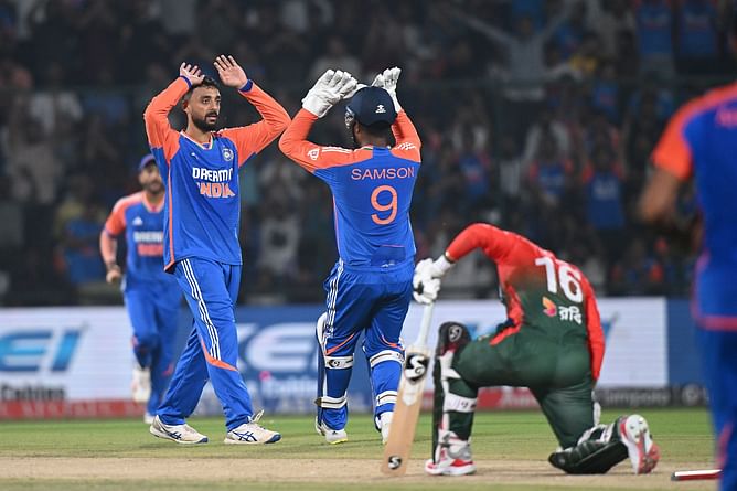 Top 5 best bowling figures in a losing cause for a full member nation in Men's T20Is ft. Varun Chakravarthy