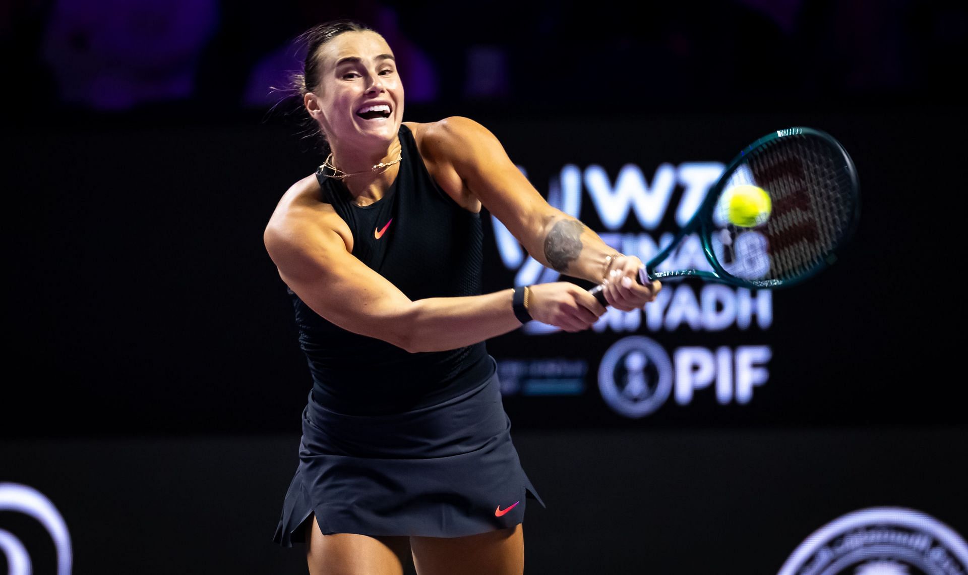 Sabalenka plays a forehand in the WTA Finals 2024 (Source: Getty)