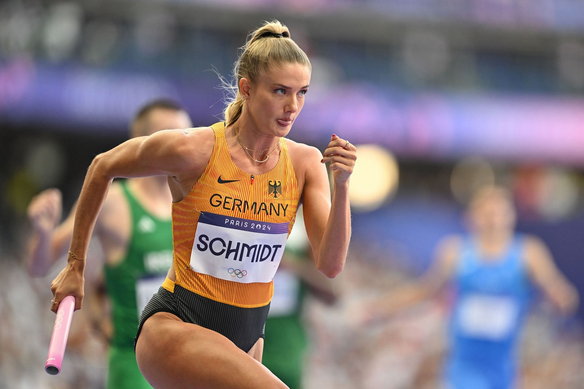 Alica Schmidt running the mixed 4x400m relay at the Paris 2024 - (Source: Getty)