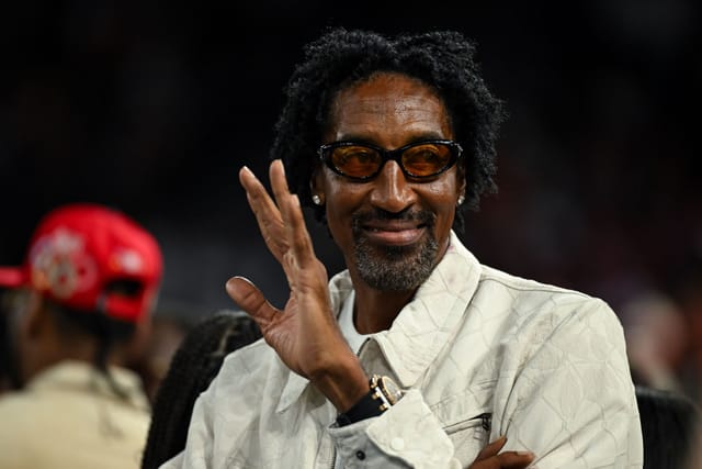 Scottie Pippen uses his own meme to describe his feelings towards 'cousins'  on Thanksgiving Day