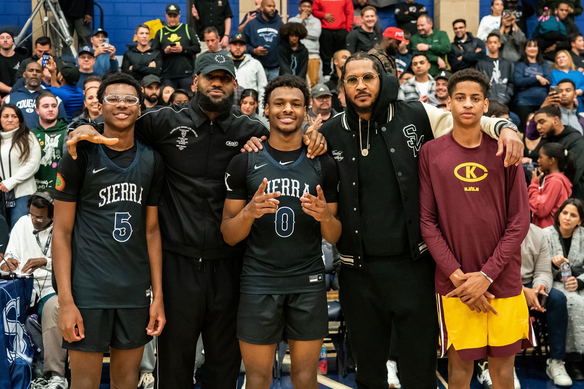 Bryce James, LeBron James, Bronny James, Carmelo Anthony, and Kiyan Anthony (Credits: Getty Images)