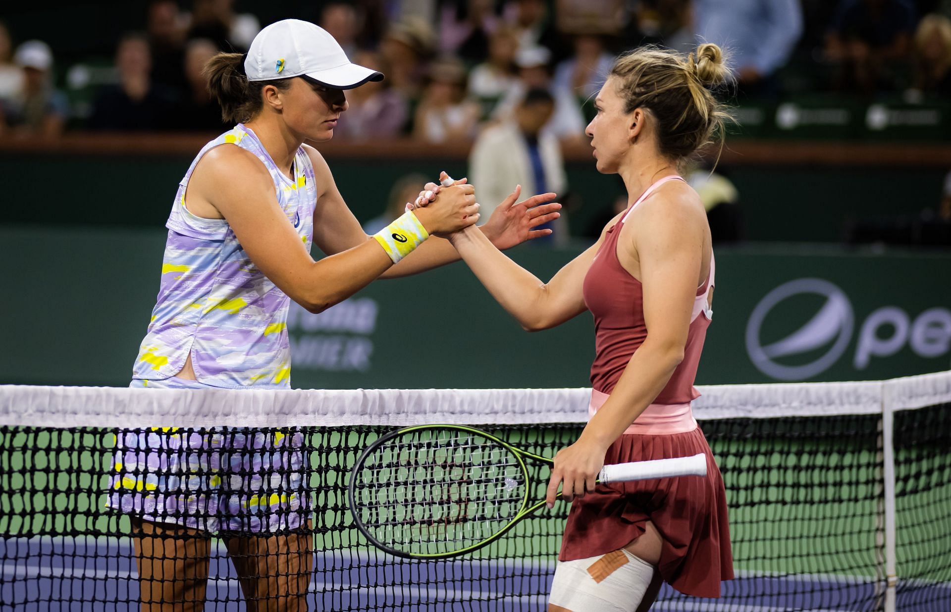 Iga Swiatek and Simona Halep at the Indian Wells Open 2022. (Photo: Getty)