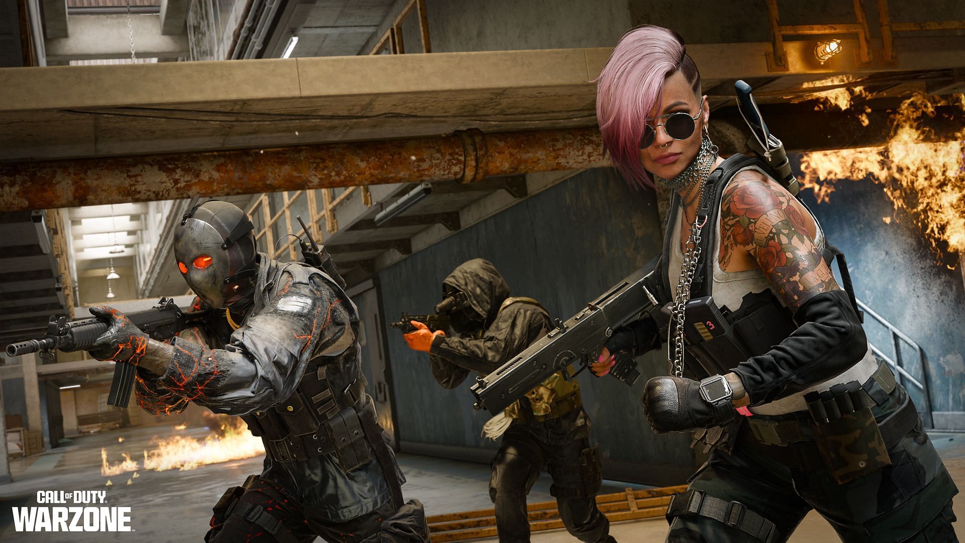 Three Operators in Warzone running with their weapons in hand