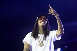 "I'm not no stripper dawg" — Wiz Khalifa calls out man throwing money at him during Club 808 performance