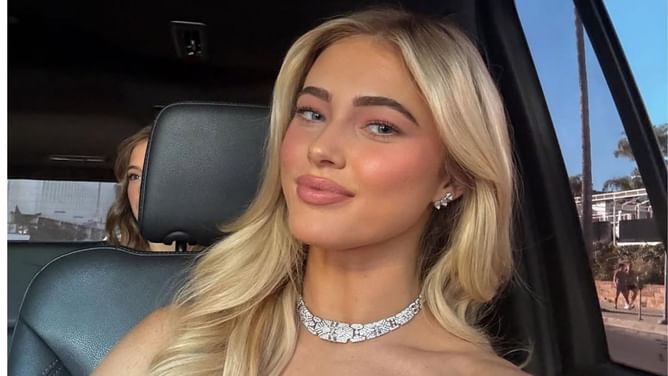WATCH: Rylee Arnold dances with her sisters as she reunites with her family for Thanksgiving after DWTS