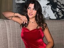 “Pick me girl”- Love is Blind Habibi fans criticize Dounia for not standing up for women