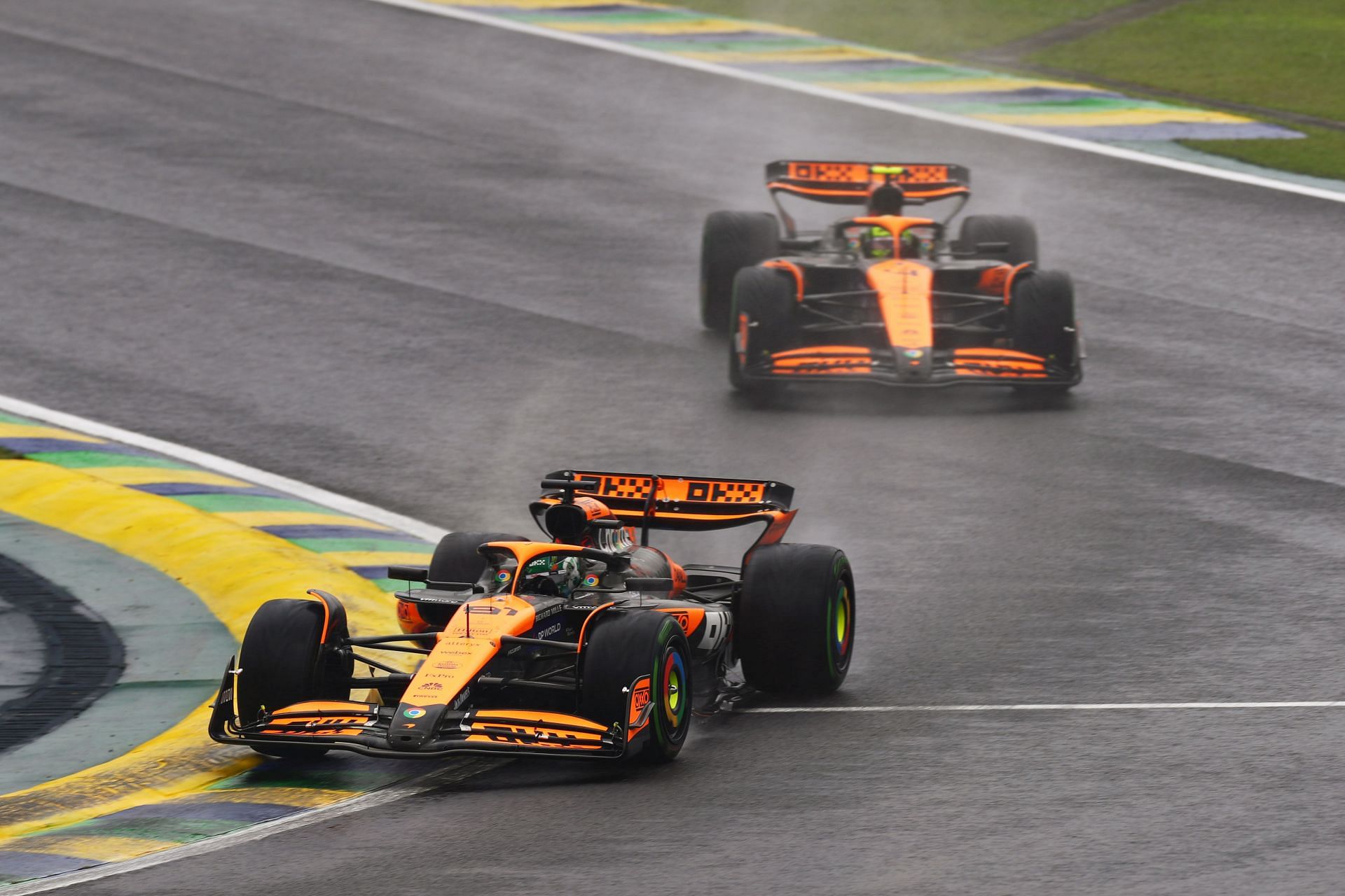 Oscar Piastri leads Lando Norris of McLaren (Source: Getty Images)