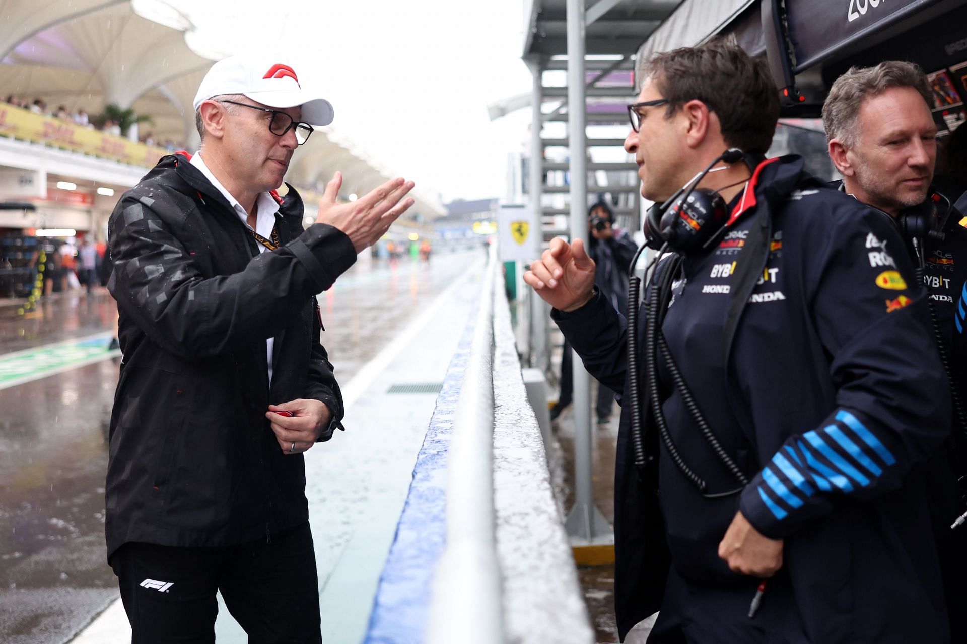 Stefano Domenicali, CEO of the Formula One Group, talks with Pierre Wache, Technical Director at Oracle Red Bull Racing. Source: Getty Images