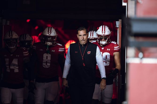 Luke Fickell's Wisconsin lands commitment of 4-star QB Carter Smith to the class of 2025