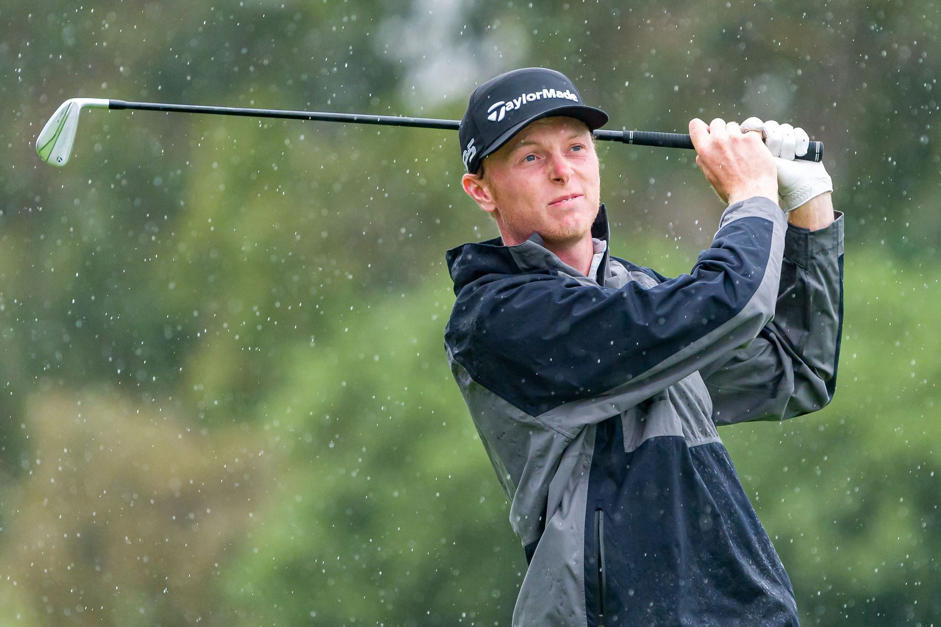 Who is leading the 2024 ISPS Handa Australian Open after day 3