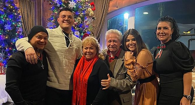 WWE दिग्गज के सिर से उठा पिता का साया, 76 साल की उम्र में दुनिया को कहा अलविदा, हुए भावुक