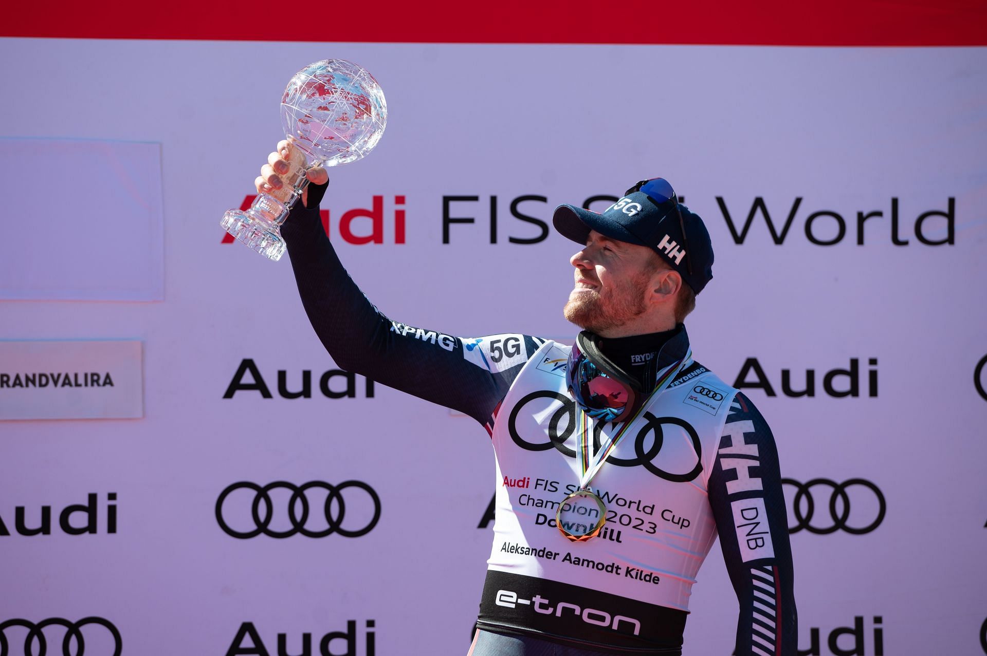 Kilde at the Audi FIS Alpine Ski World Cup with the 2023 Downhill Training title (Image via: Getty Images)