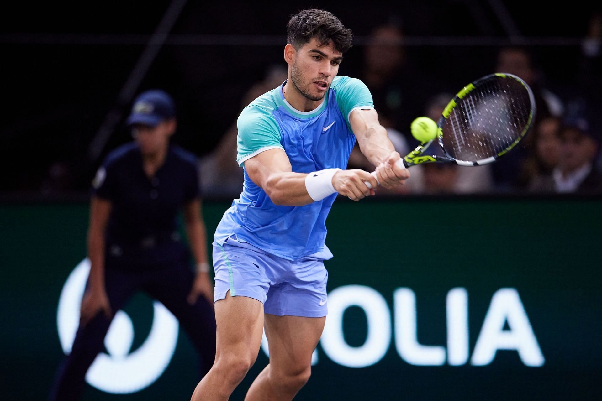 Carlos Alcaraz hits a backhand at Paris Masters 2024 (Source: Getty)