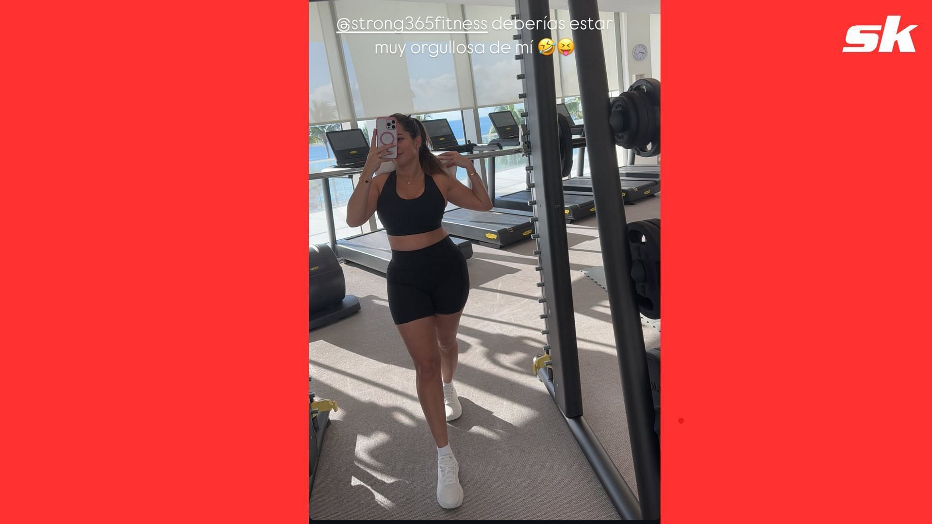 Nina Altuve showing off her fitness-based lifestyle