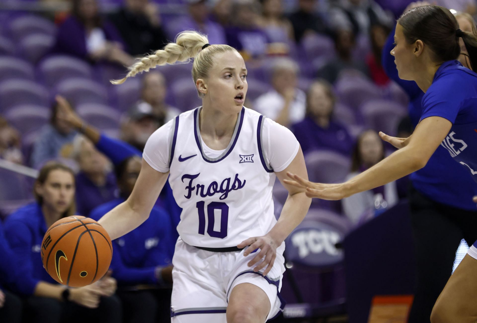 Hailey Van Lith (#10) of the TCU Horned Frogs handles the ball against the Houston Christian Huskies on November 5, 2024 in Fort Worth, Texas. Photo: Getty