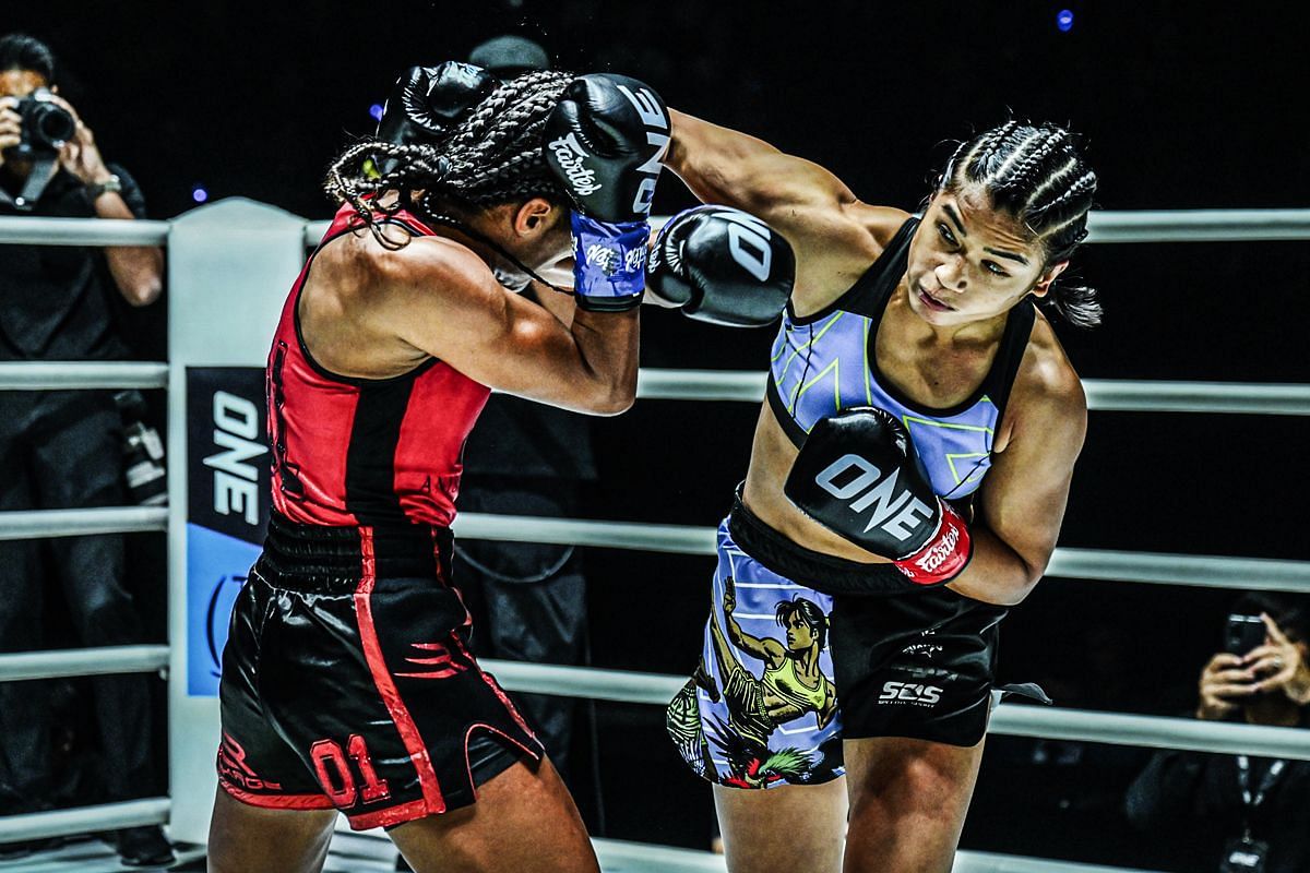 Jackie Buntan fighting Anissa Meksen. [Photo via: ONE Championship]