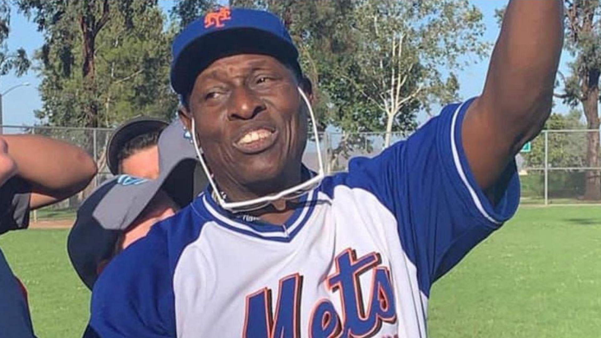 Rangers icon &amp; 12-year MLB veteran Lenny Randle passes away at 75, remembered for his iconic hands-and-knees attempt to blow a ball foul (Source: Instagram)