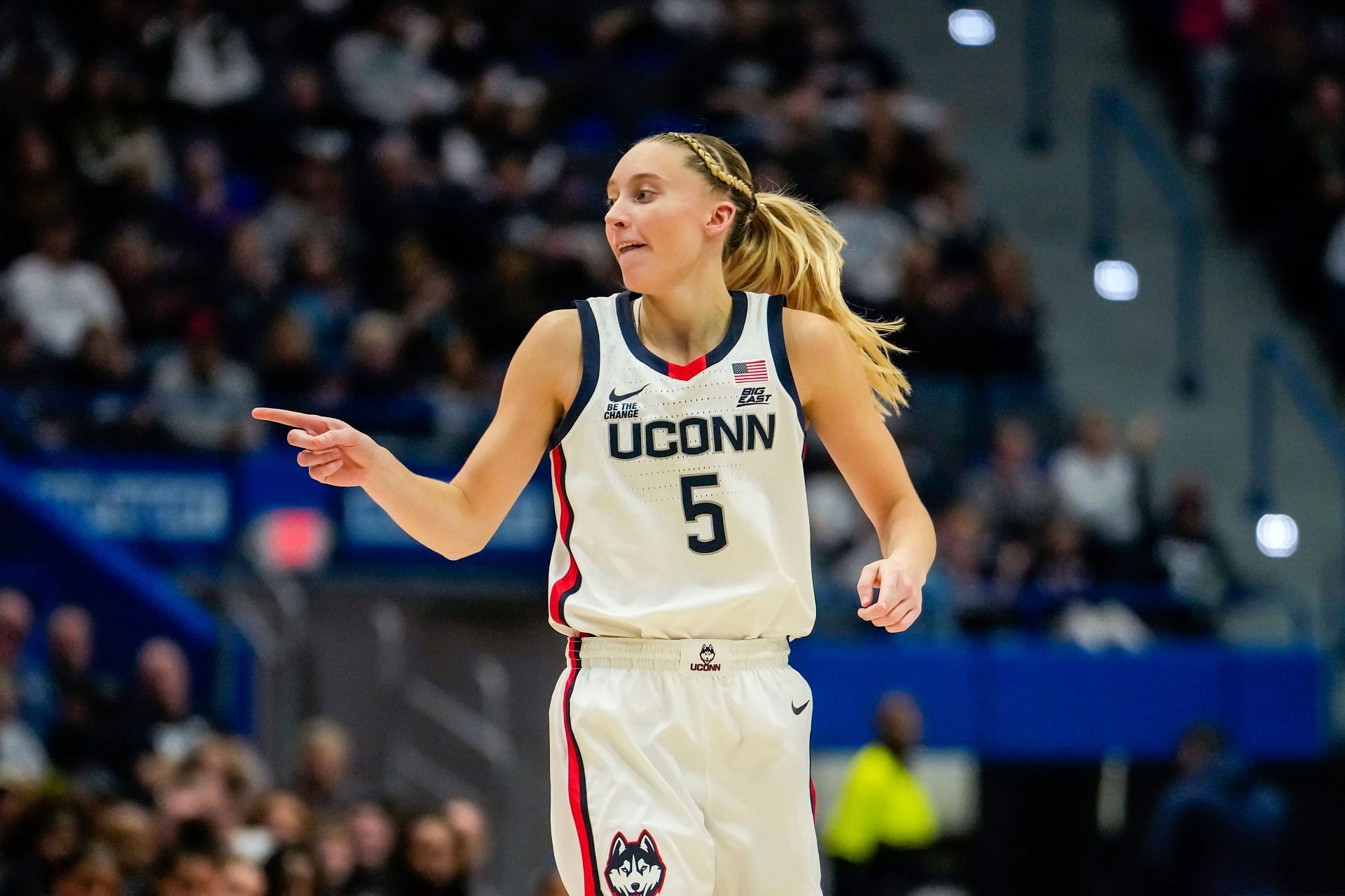 Paige Bueckers (#5) of the UConn Huskies plays against the Georgetown Hoyas during the second half of their NCAA basketball game at the XL Center on December 15, 2024 in Hartford, Connecticut (Credits: Getty)