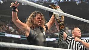 [Photo] Shinsuke Nakamura spotted with WWE Hall of Famer, shows off United States Championship