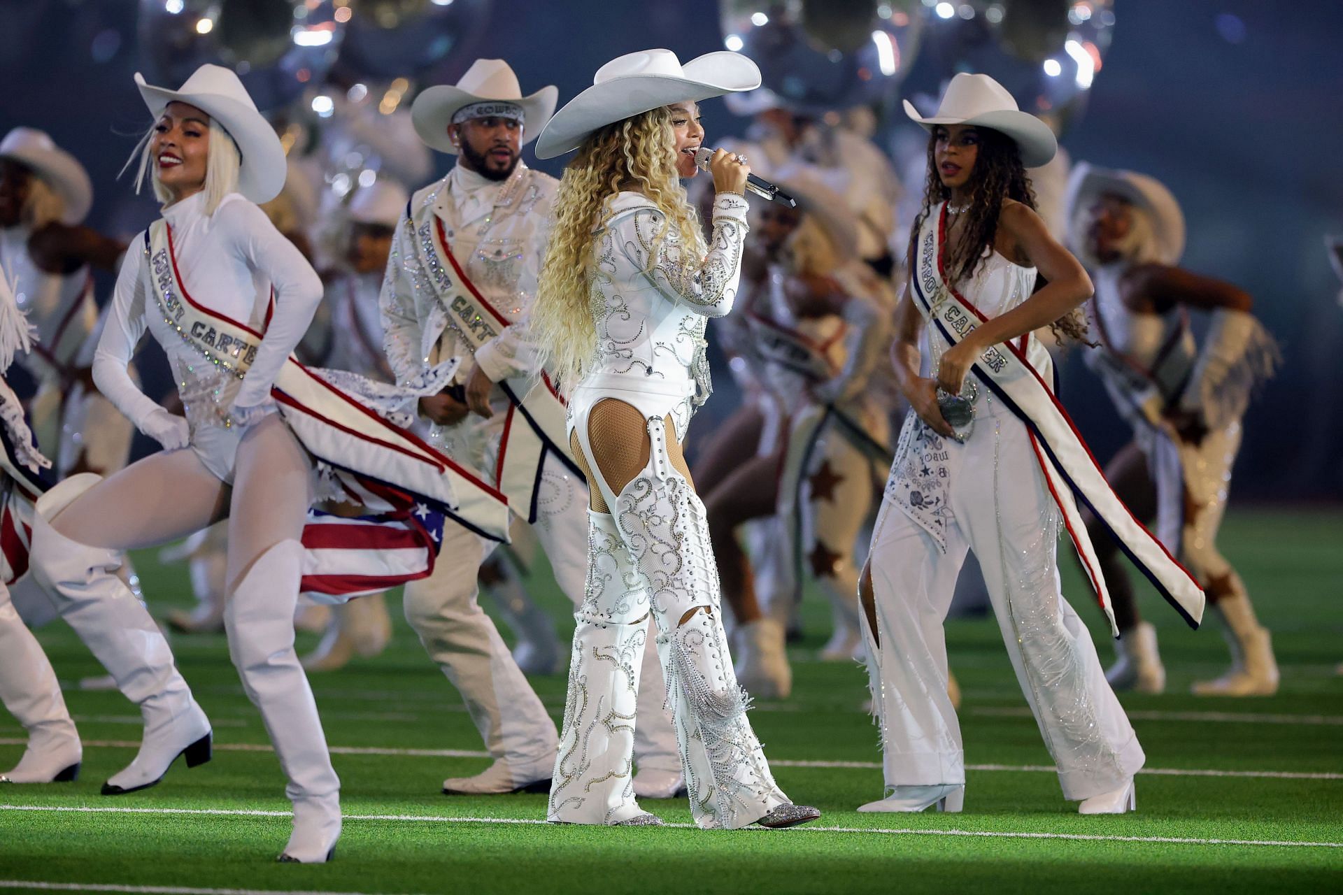 Beyonc&eacute; at the Baltimore Ravens v Houston Texans game (Image via Getty)