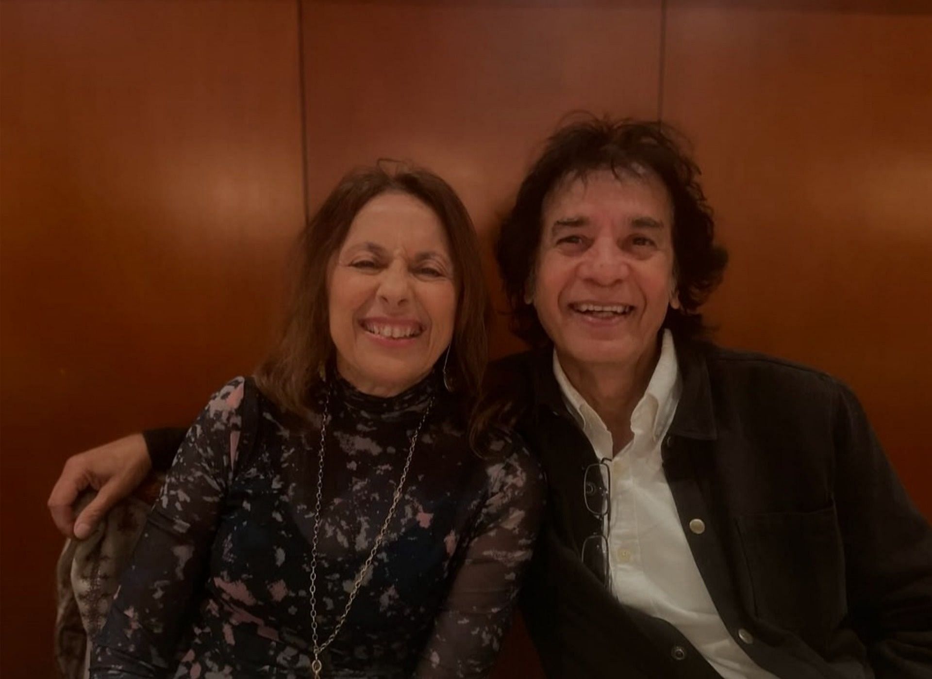 Zakir Hussain &amp; Antonia Minnecola had two children, (Photo via Instagram/@zakirhq9) 