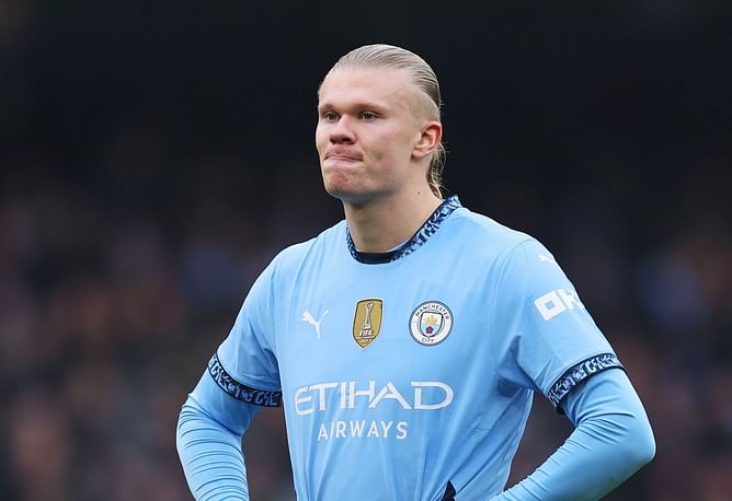 "Who needs to stay humble now", "Bro is totally finished" - Fans react as Erling Haaland misses penalty for Man City in Everton clash