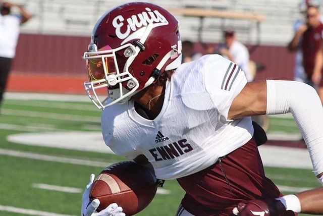 Ennis wide receiver Gracen Harris #7 during a spring scrimmage. Image via @Official_g01 on X