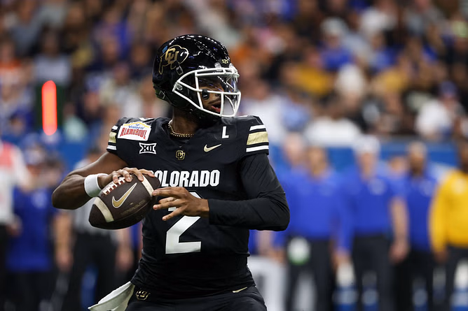 WATCH: Shedeur Sanders greeted with loud cheers as Colorado QB exits field after Alamo Bowl showdown