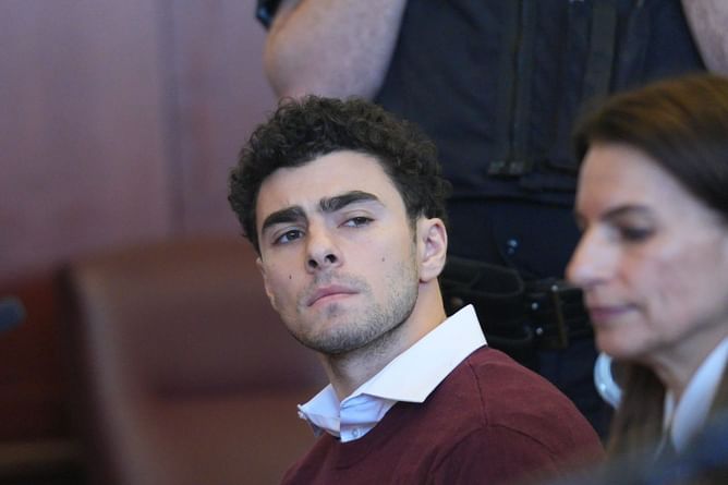"Not a single bad photo exists of this guy" — Internet reacts as photos of Luigi Mangione smiling with his lawyer during court hearing go viral