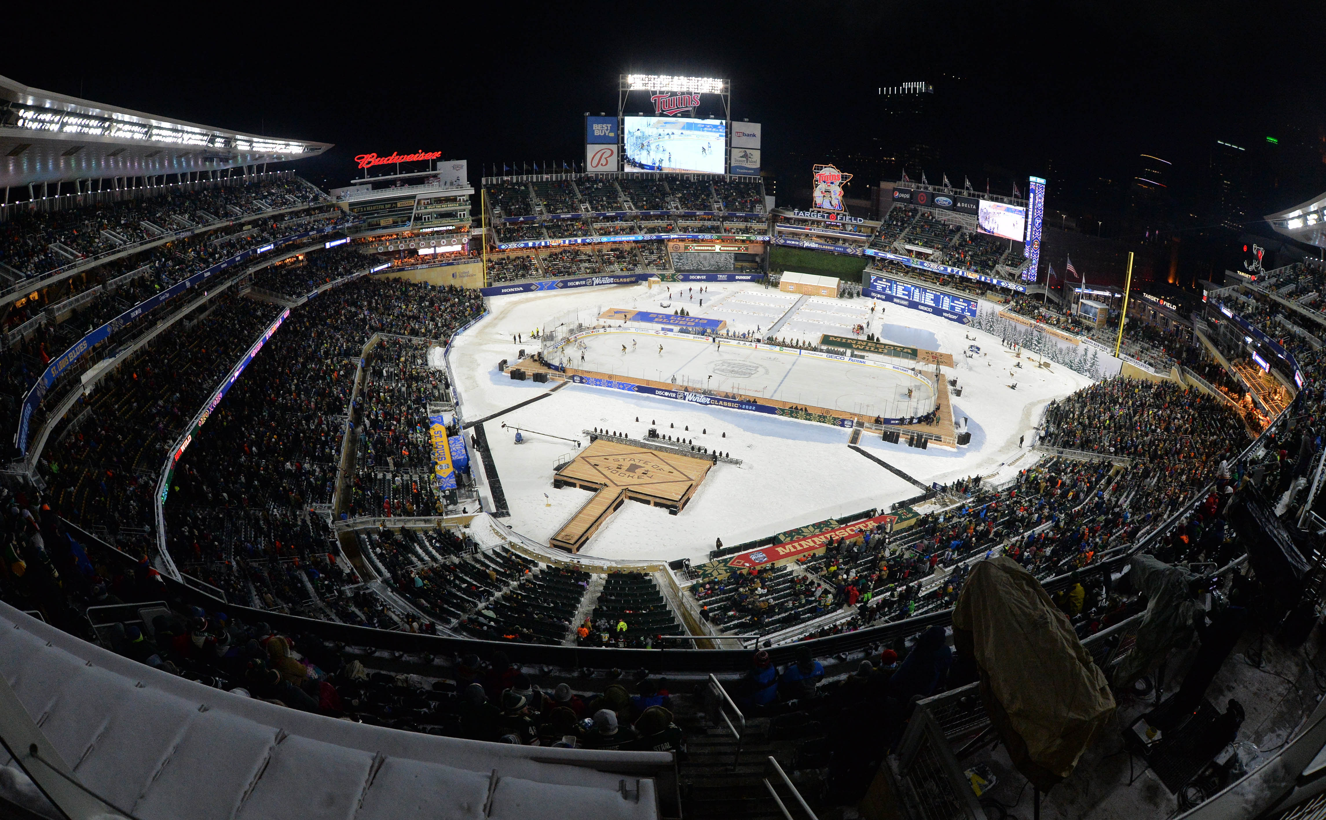 The 2022 Winter Classic in Minneapolis (Imagn)