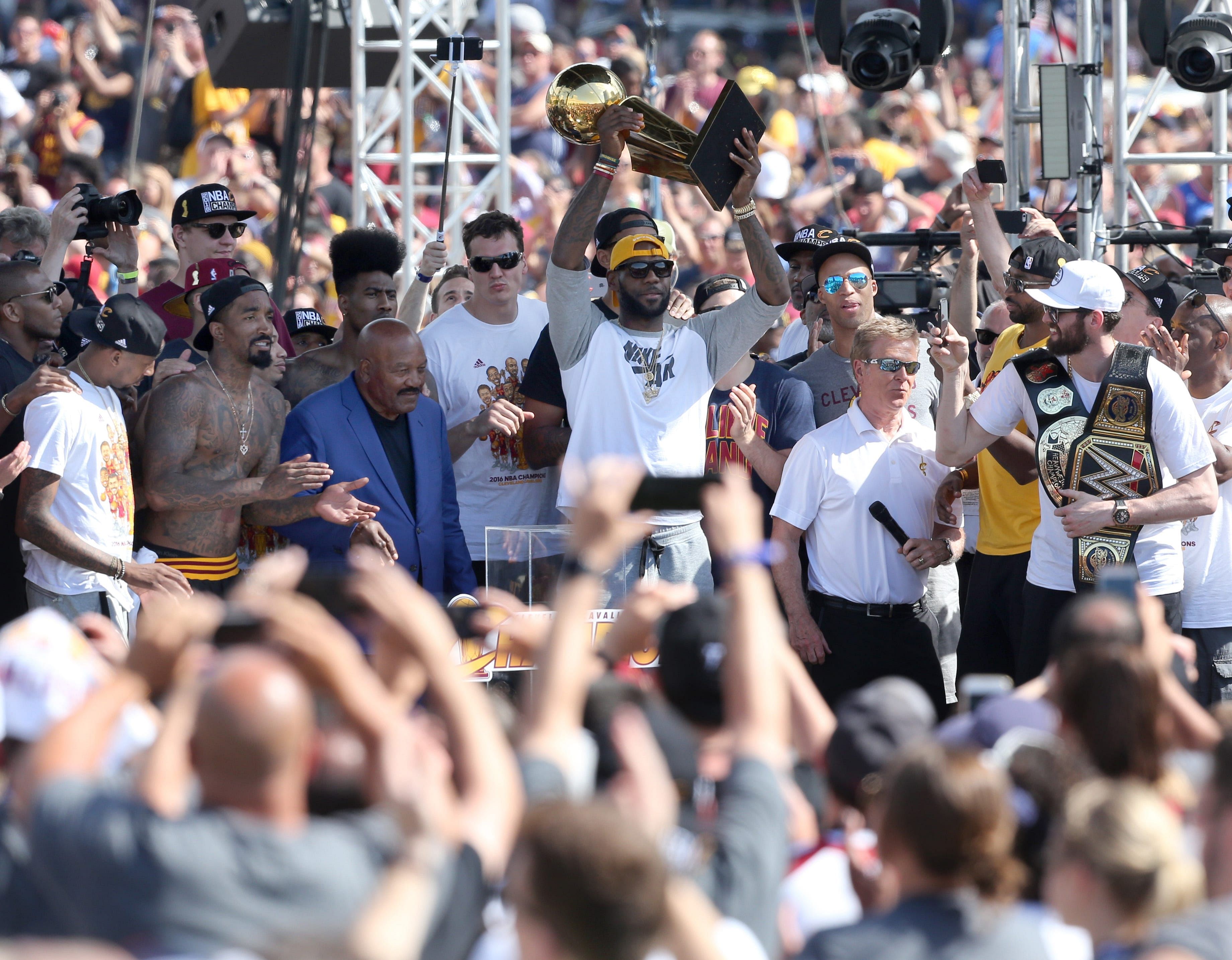 Travis Kelce cried when the Cleveland Cavaliers won the NBA championship. (Photo: IMAGN)