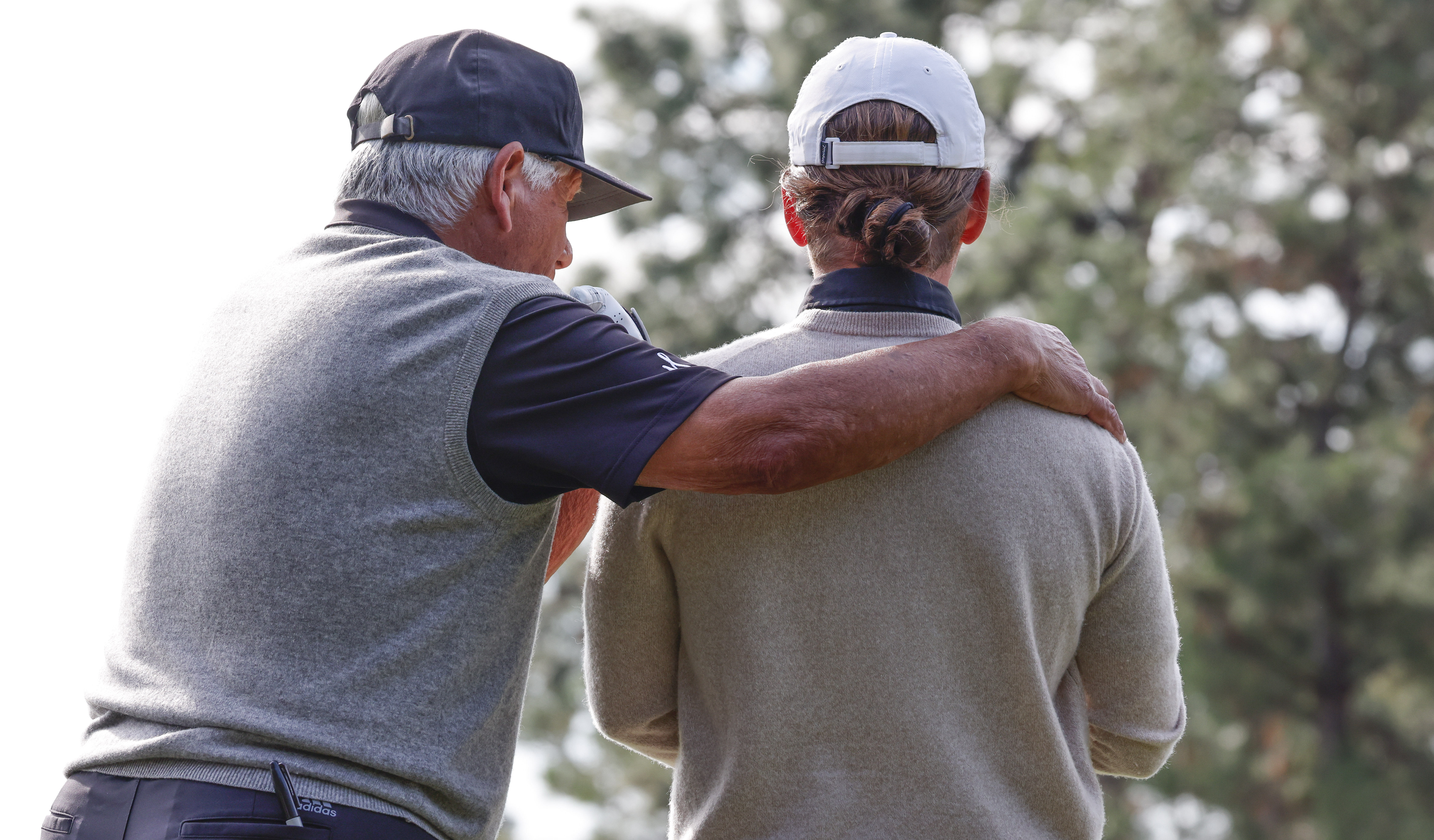  Lee Trevino (left) and son Daniel during the final round of the PNC Championship 2022 - Source: Imagn