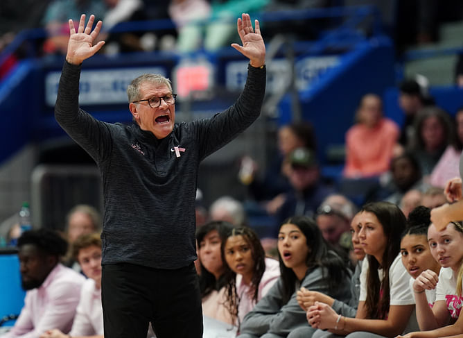 When Geno Auriemma pondered if NIL deals caused NCAA legends like Coach K and Jay Wright to retire: "A different challenge now"