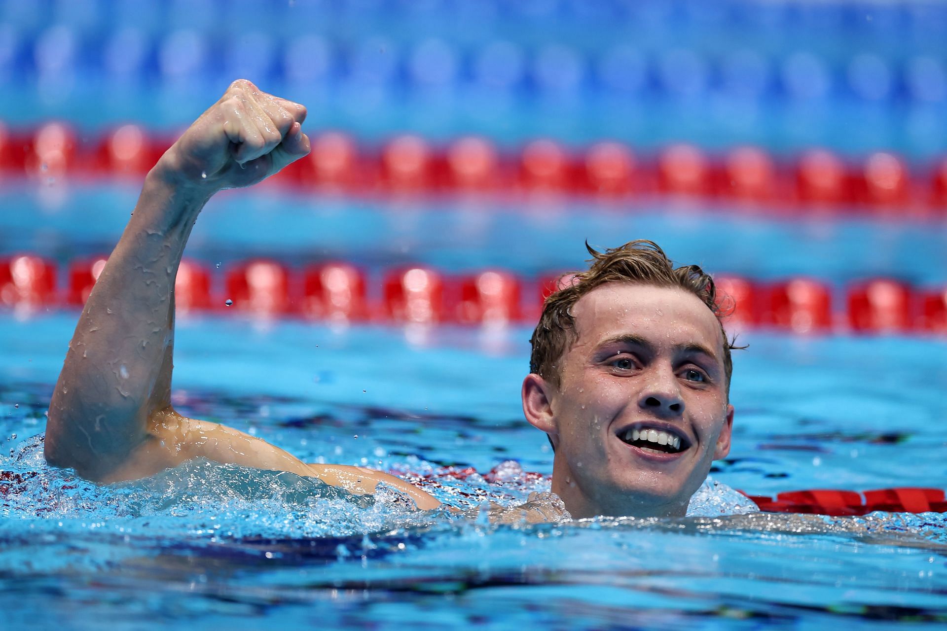 Carson Foster leads the US men&#039;s team at the 2024 Short Course Swimming World Championships (Image via: Getty)