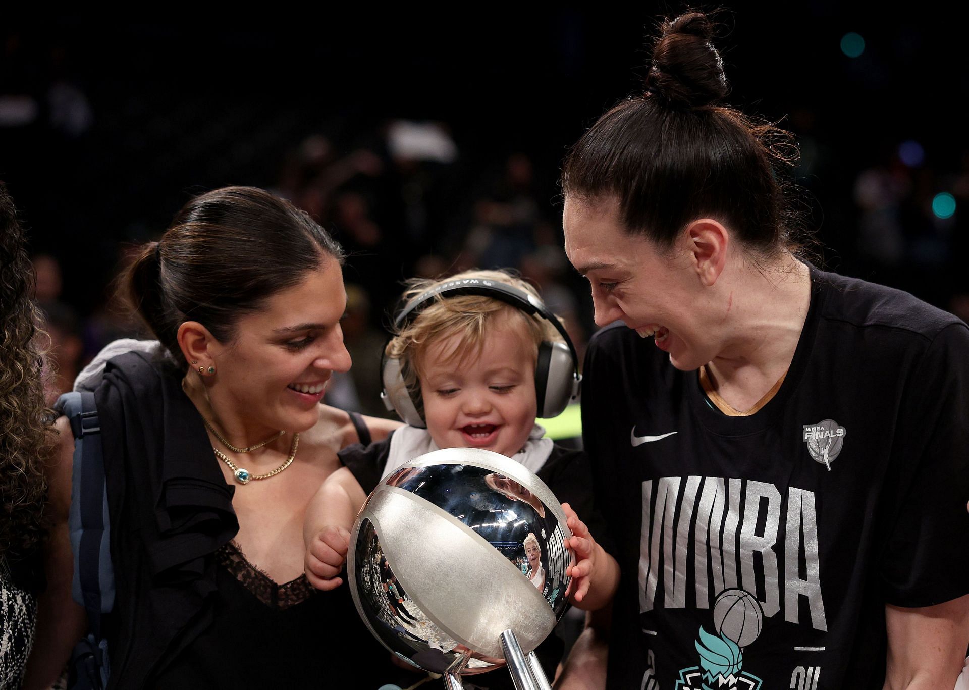 Marta Xargay Casademont celebrates with her wife, Breanna Stewart #30 of the New York Liberty, after Game Five of the WNBA Finals against the Minnesota Lynx at Barclays Center on October 20, 2024 - Source: Getty