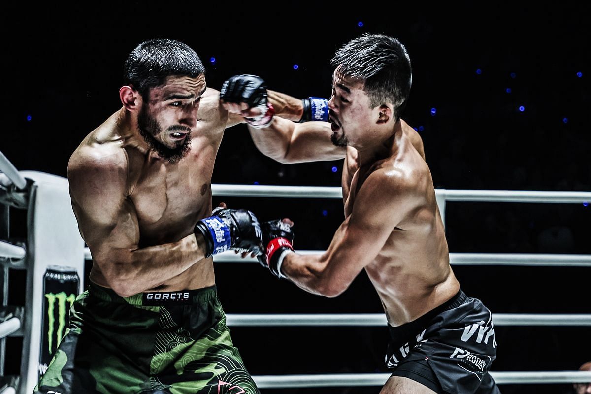 Christian Lee (R) vs Alibeg Rasulov (L) | Image credit: ONE Championship