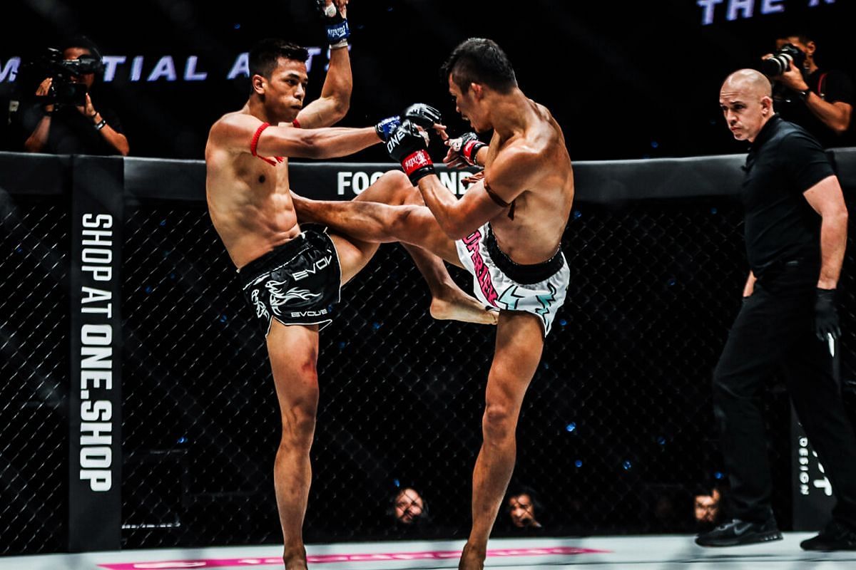 Panpayak (L) vs Superlek (R) | Photo by ONE Championship