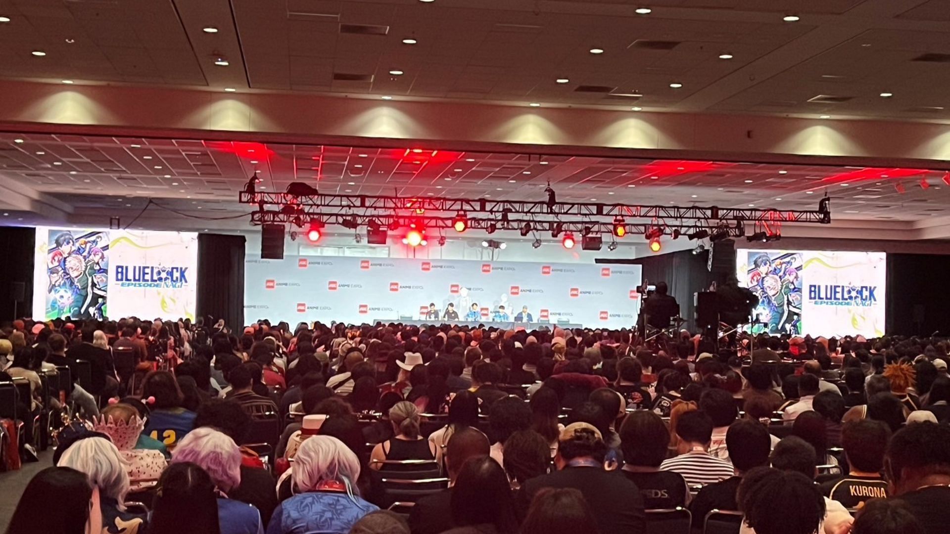 Fans at the Anime Expo panel (Image via Kodansha)