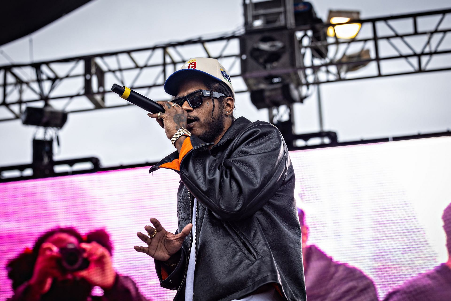 Top Dawg Entertainment (TDE) throws its 10th annual toy drive and concert featuring SZA, Jay Rock, YG and other TDE artists performing followed by a gift giveaway to kids in the Nickerson Gardens housing projects - Source: Getty