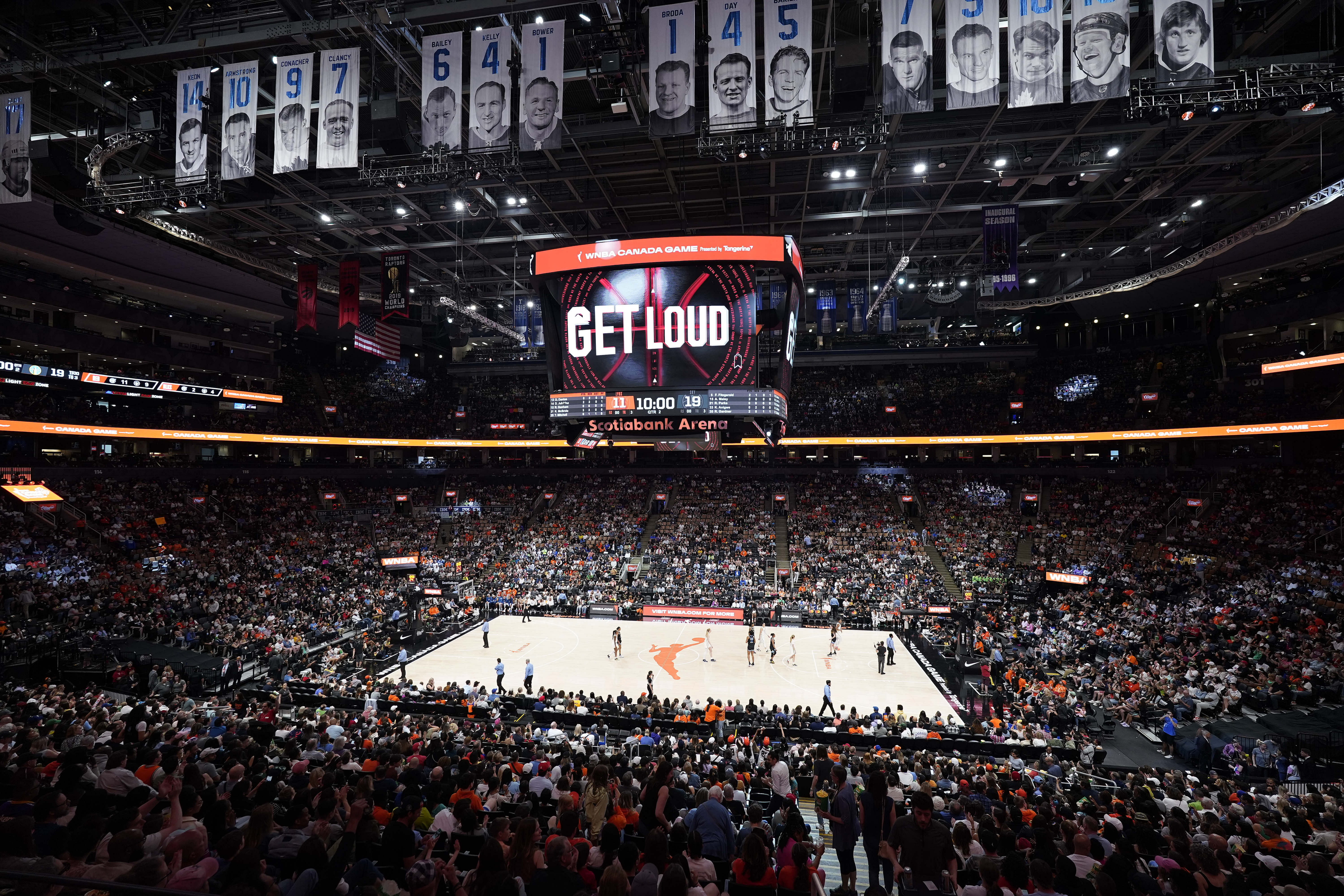 WNBA&#039;s first preseason game in Canada between the Chicago Sky and Minnesota Lynx in front of a sold-out Scotiabank Arena. (Image via Imagn)