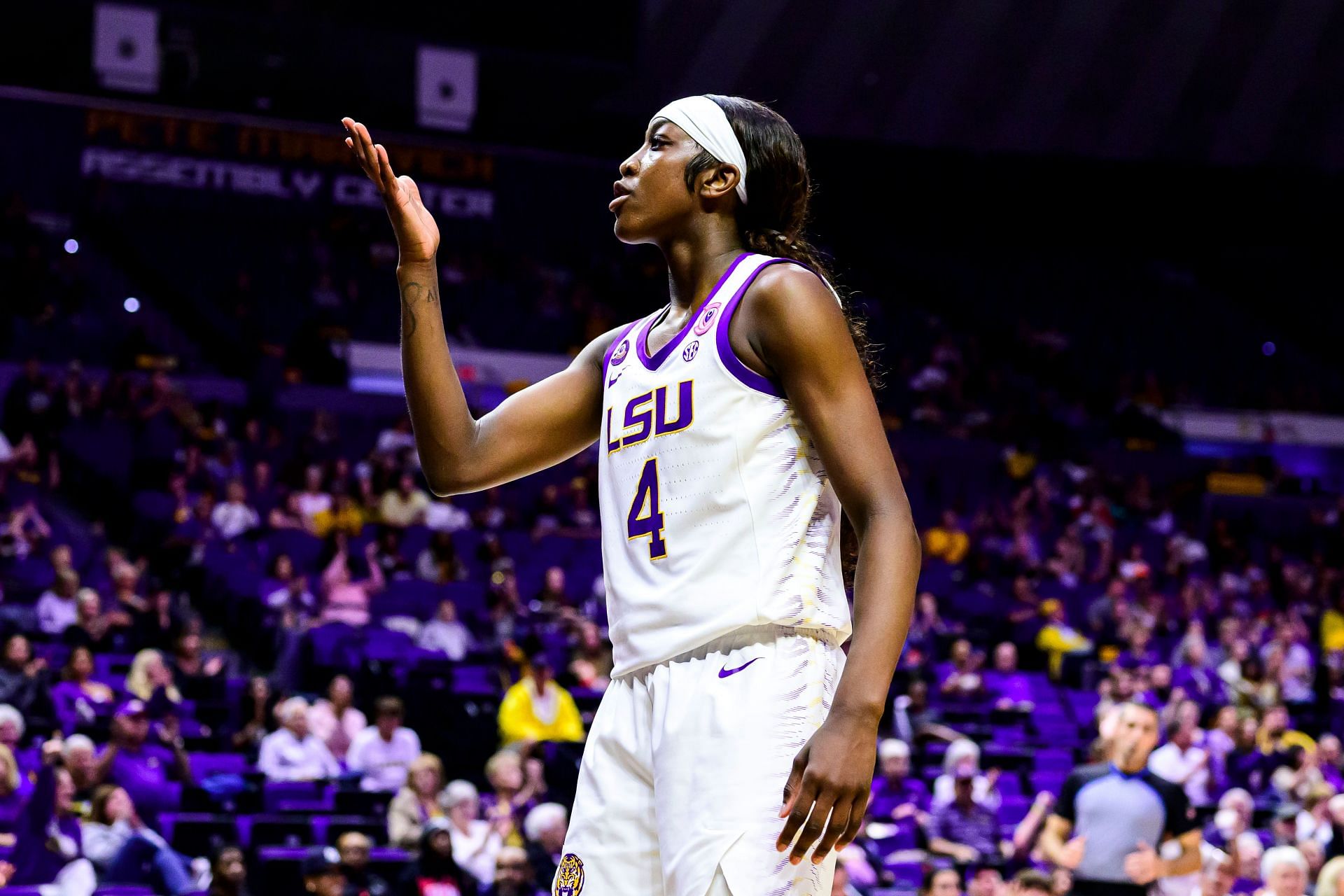 Flau'jae Johnson (#4) of the LSU Tigers in action against the Troy Trojans on November 18, 2024 at the Pete Maravich Assembly Center in Baton Rouge, Louisiana. Photo: Getty