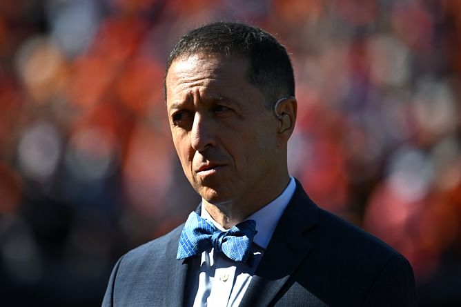 “Well, you’d be cutting your own throat” - MLB insider warns a salary cap could trigger a work stoppage, devastating for baseball